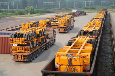 中集通華百臺數模化集裝箱運輸車批量交付，引領智慧物流新篇章